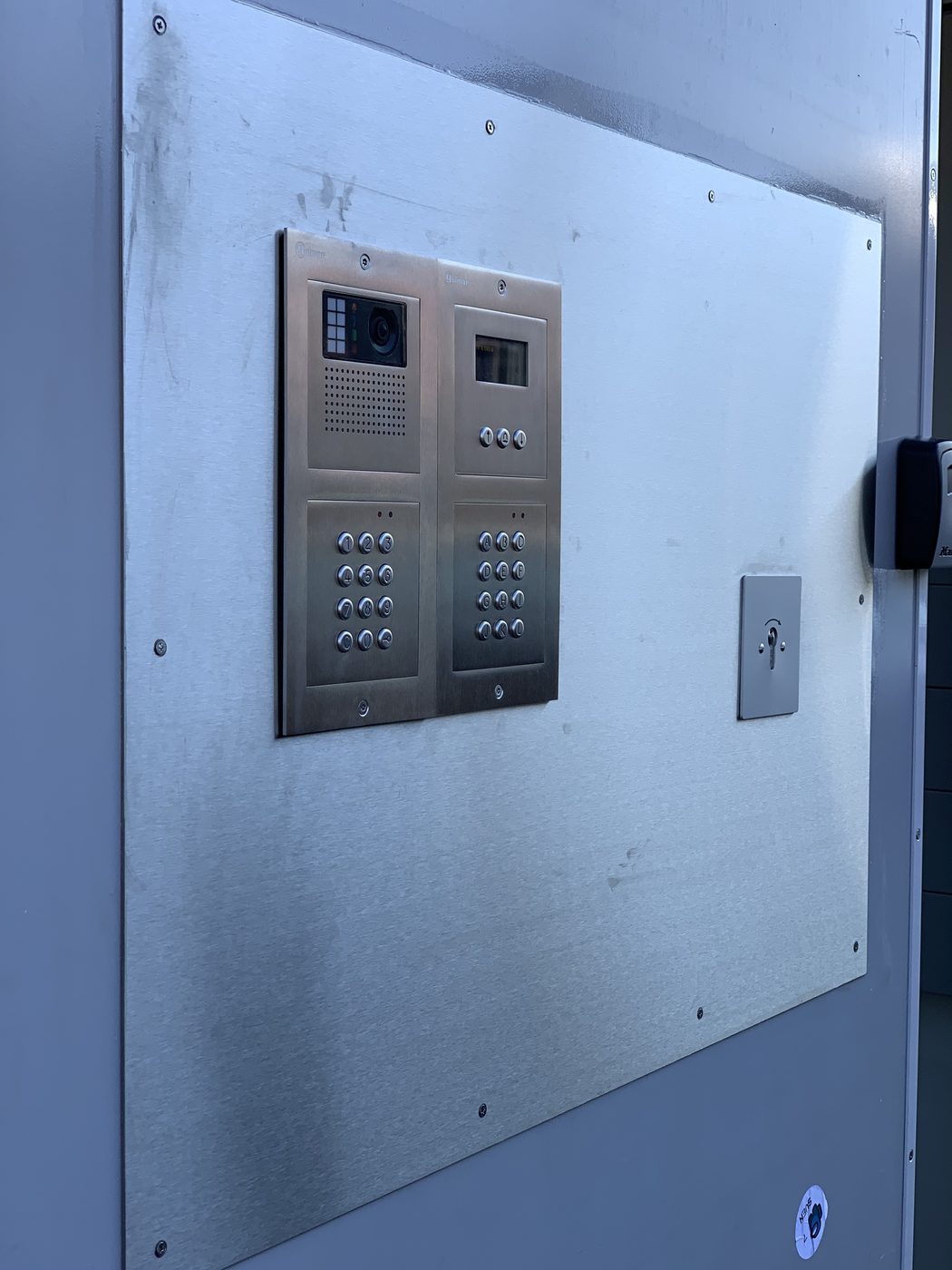 Bellentableau van een woongebouw, intercomproject voor een VvE